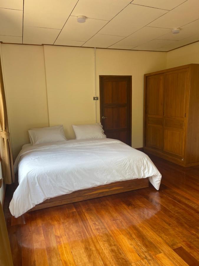 Banmai87 Guest House บ้านไม้87 เกสต์เฮ้าส์ Phranakhonszi Ajutthaja Kültér fotó