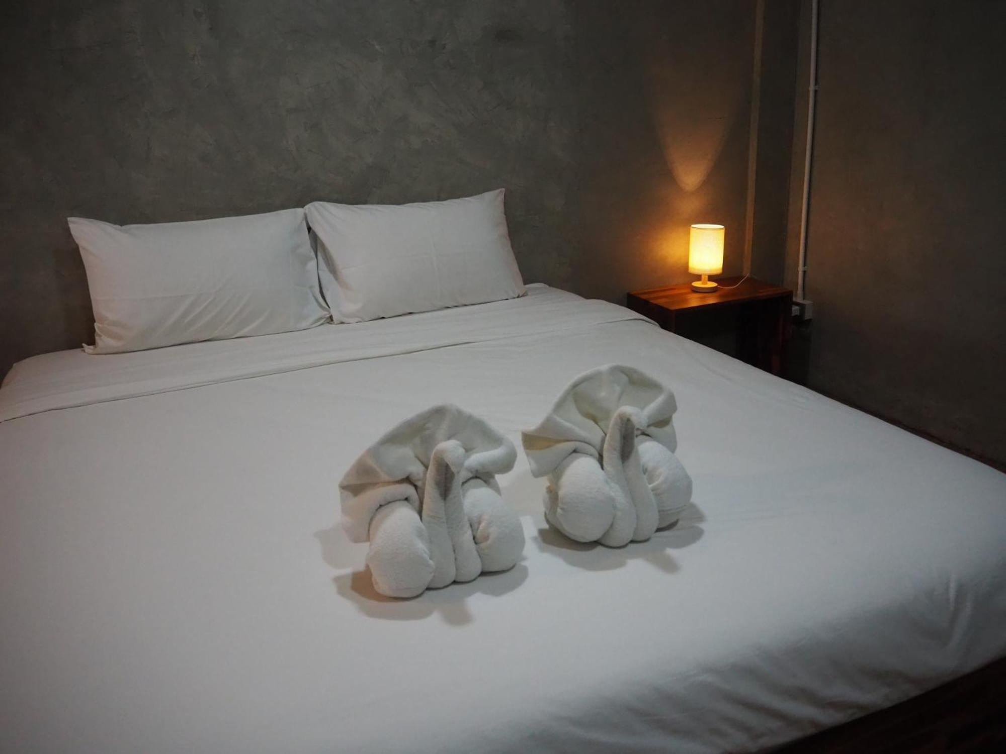 Banmai87 Guest House บ้านไม้87 เกสต์เฮ้าส์ Phranakhonszi Ajutthaja Kültér fotó